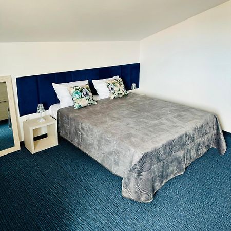 Apartamenty III Teligi Миелно Екстериор снимка