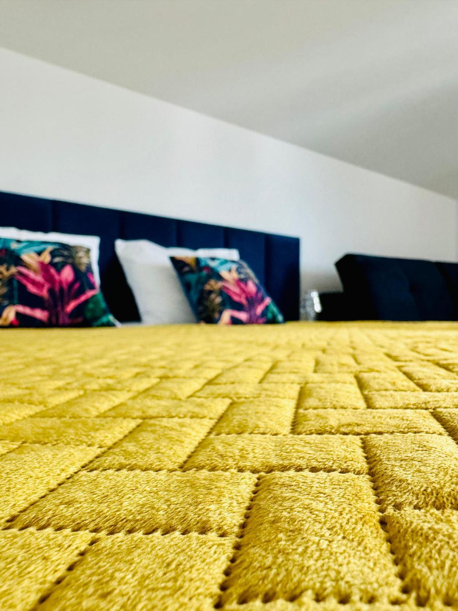 Apartamenty III Teligi Миелно Екстериор снимка