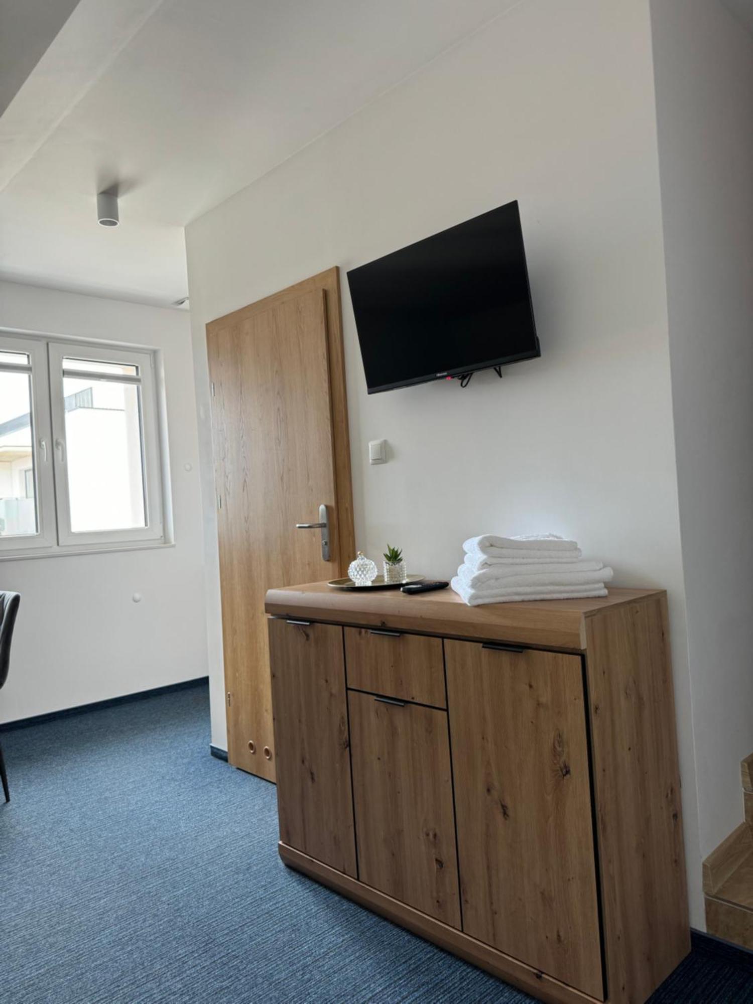 Apartamenty III Teligi Миелно Екстериор снимка